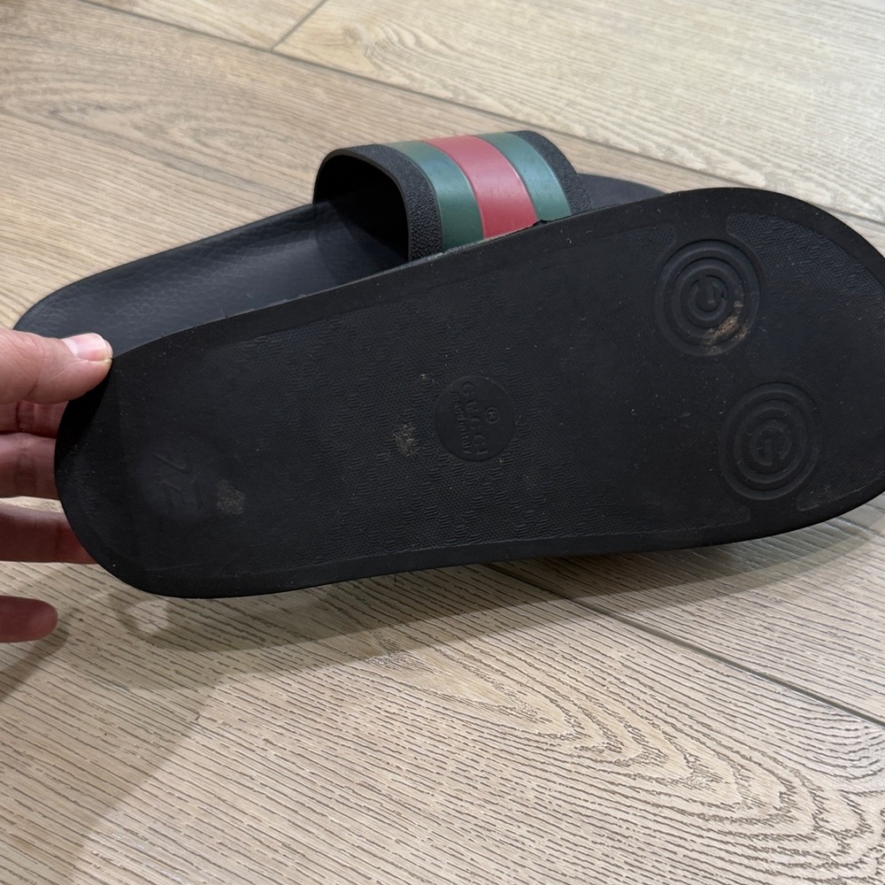 Gucci Black, Green, and Red Slide Sandals - Picture 5 of 6